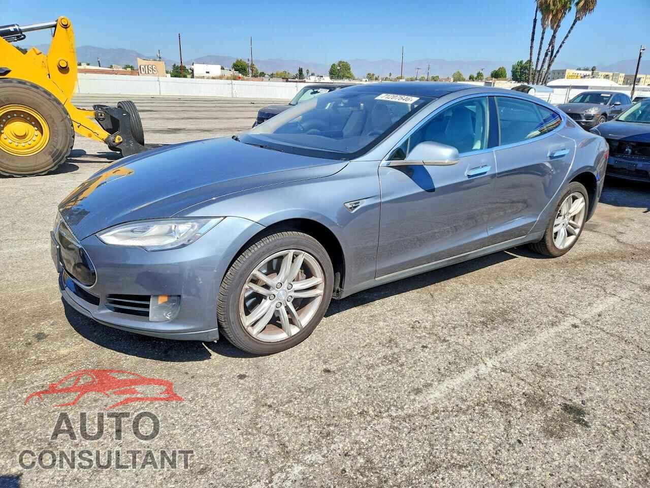 TESLA MODEL S 2013 - 5YJSA1CN8DFP06336