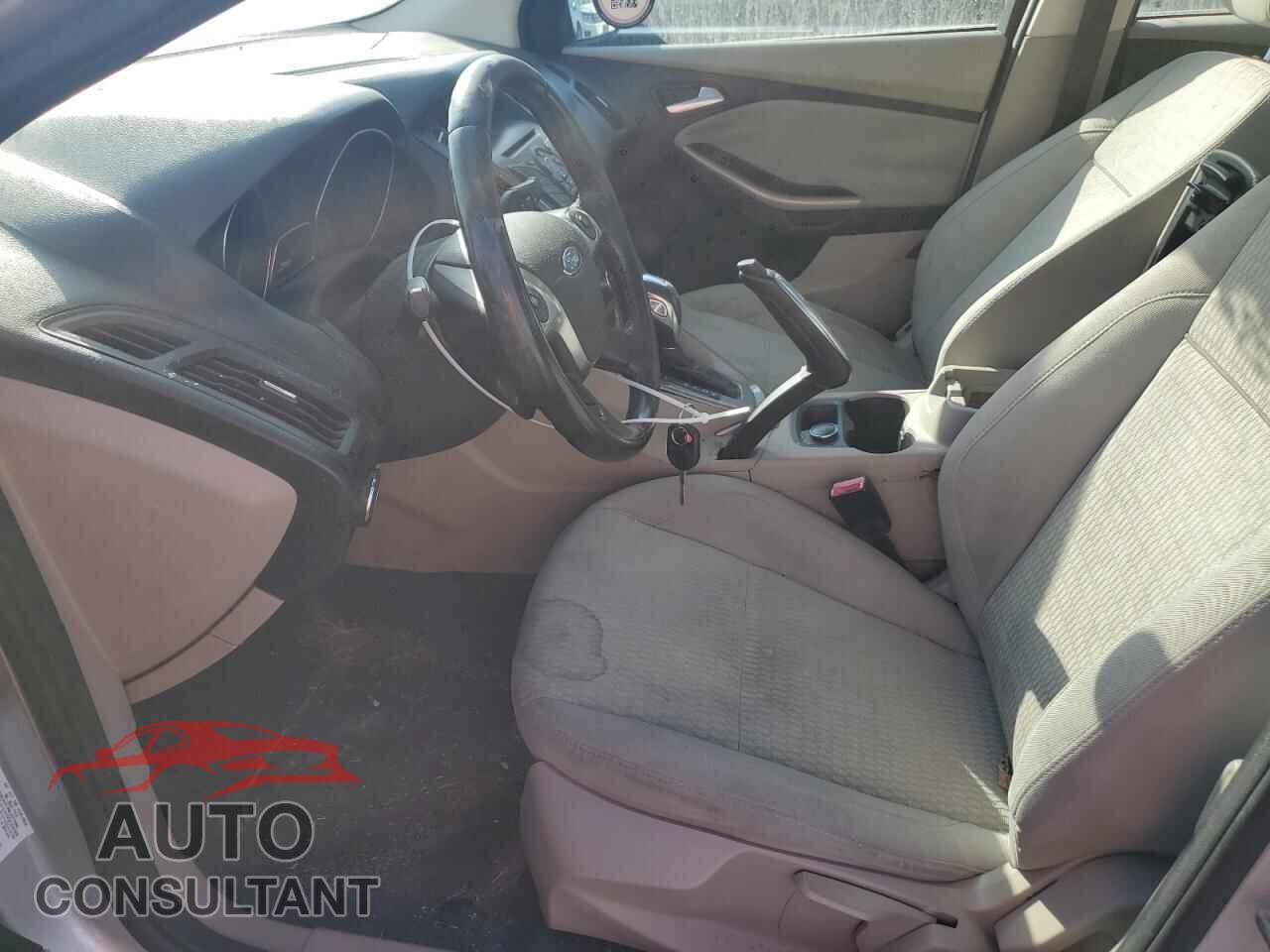 FORD FOCUS 2012 - 1FAHP3H2XCL142189