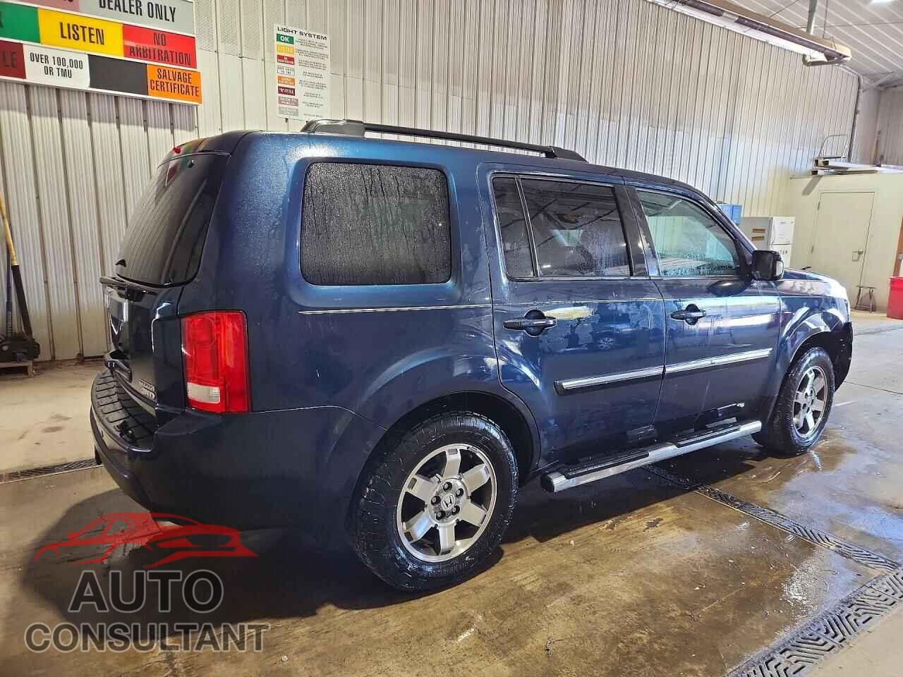 HONDA PILOT 2011 - 5FNYF4H99BB011076