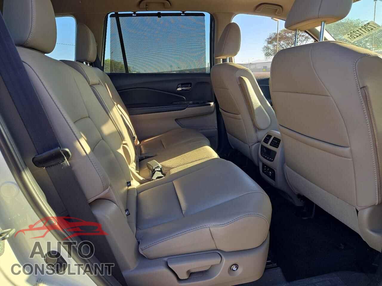 HONDA PILOT 2016 - 5FNYF6H99GB098965