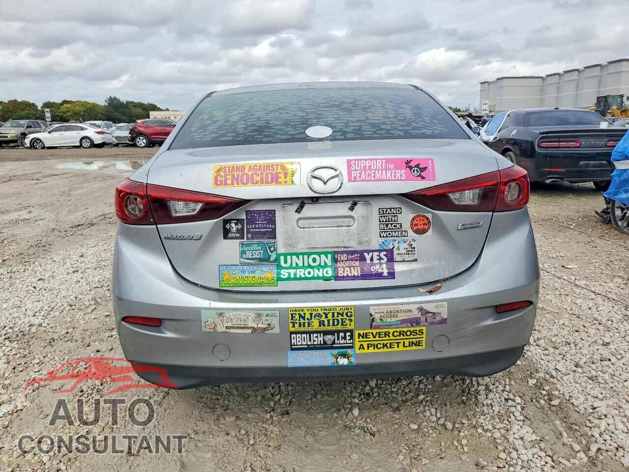 MAZDA 3 2017 - 3MZBN1V71HM110938