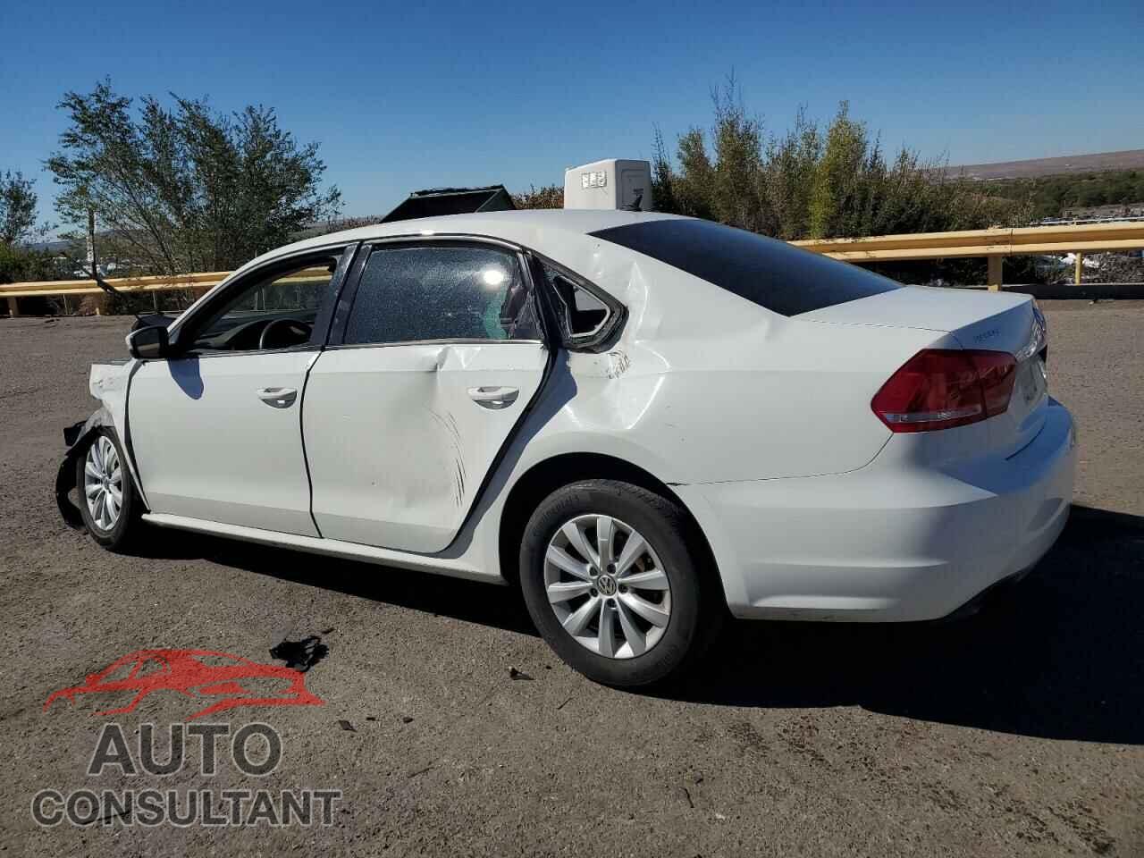 VOLKSWAGEN PASSAT 2013 - 1VWAH7A30DC107355