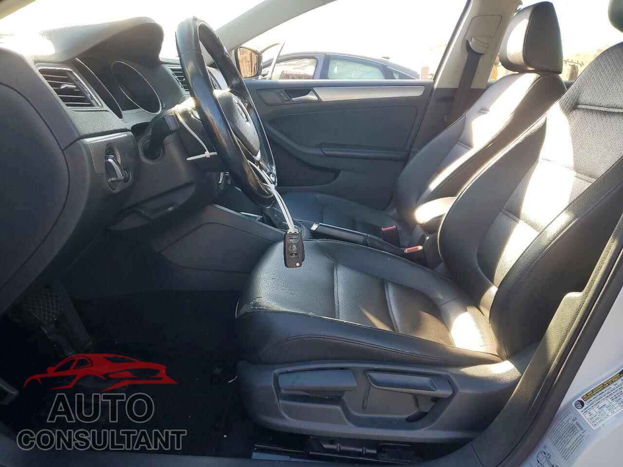 VOLKSWAGEN JETTA 2017 - 3VWDB7AJ7HM355183