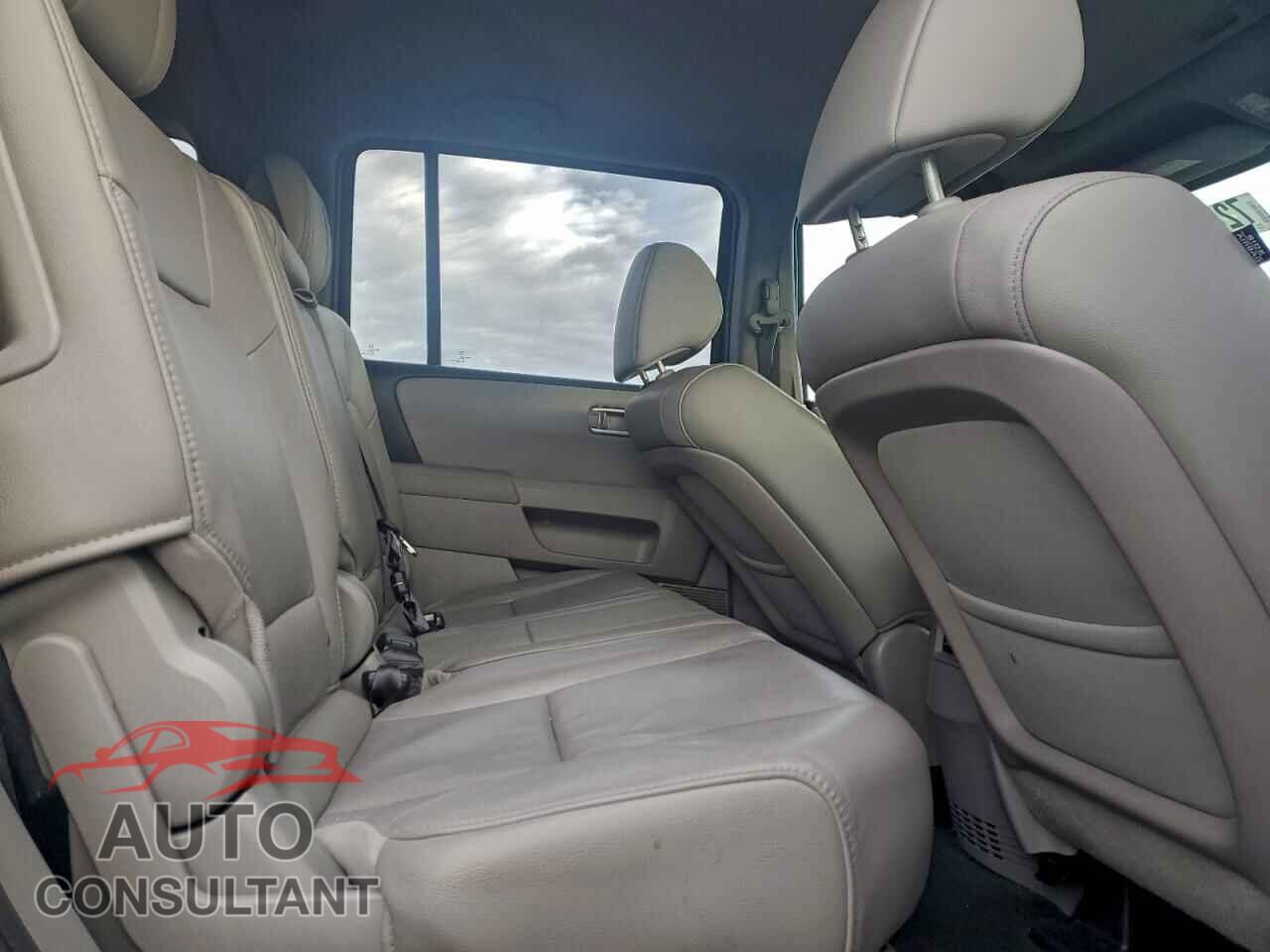 HONDA PILOT 2015 - 5FNYF4H5XFB013874