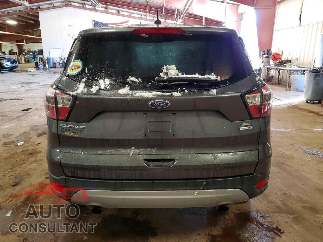 FORD ESCAPE 2017 - 1FMCU9GD5HUE17502