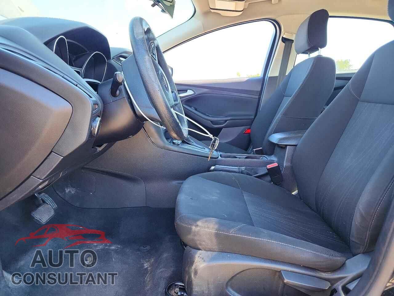 FORD FOCUS 2015 - 1FADP3F23FL216512
