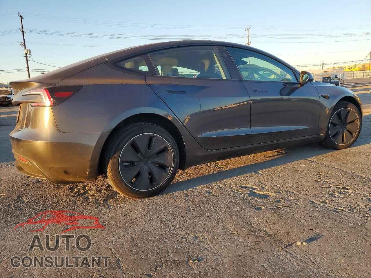TESLA MODEL 3 2025 - 5YJ3E1EA2SF901381