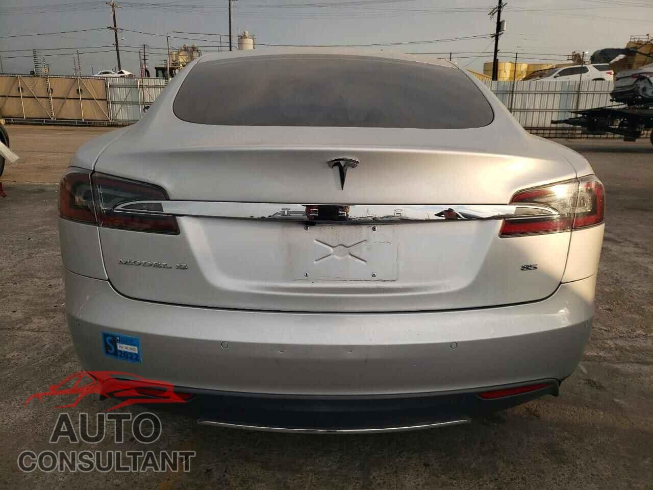 TESLA MODEL S 2014 - 5YJSA1H12EFP63896