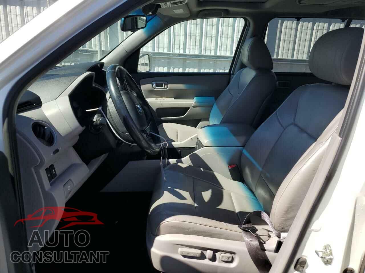 HONDA PILOT 2015 - 5FNYF4H93FB044774