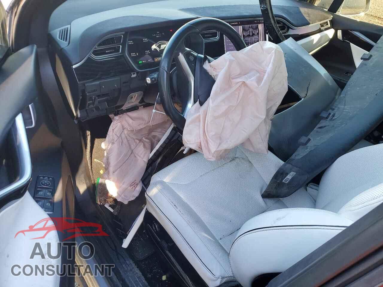 TESLA MODEL X 2016 - 5YJXCAE20GF016670