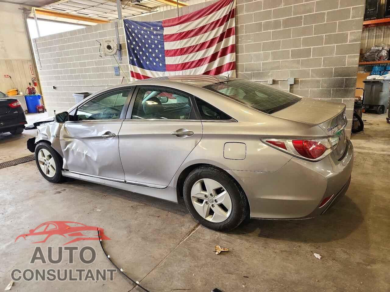 HYUNDAI SONATA 2012 - KMHEC4A48CA036180