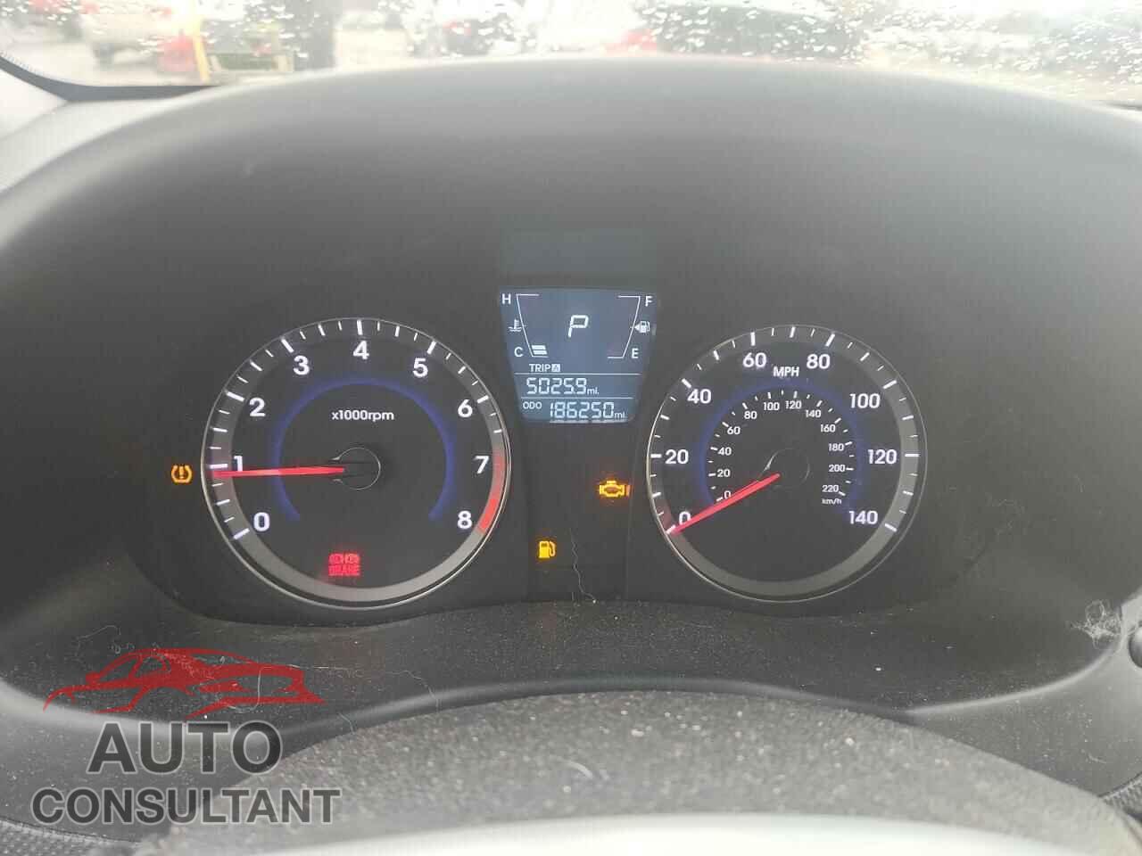 HYUNDAI ACCENT 2013 - KMHCU5AE2DU065368
