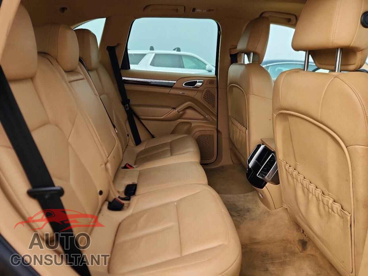 PORSCHE CAYENNE 2012 - WP1AB2A2XCLA40825