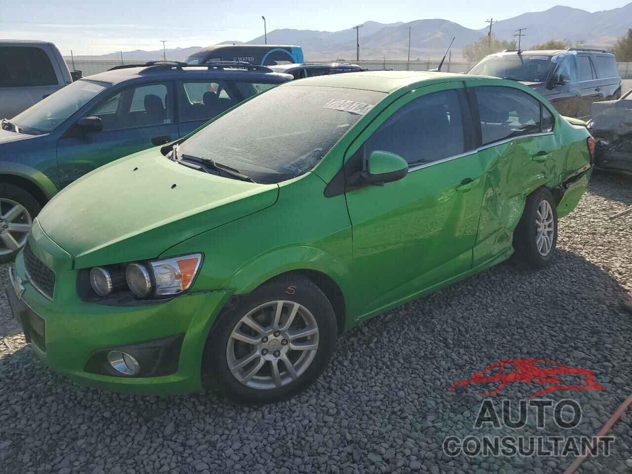 CHEVROLET SONIC 2014 - 1G1JC5SH1E4213687