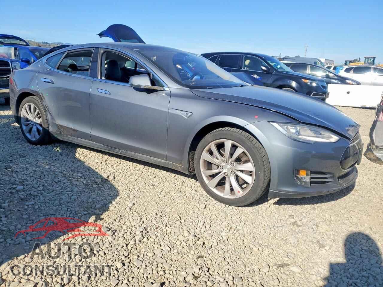 TESLA MODEL S 2014 - 5YJSA1H12EFP42823