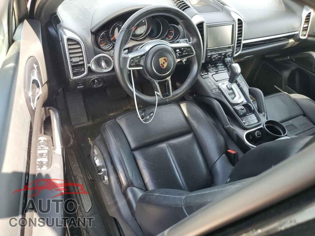 PORSCHE CAYENNE 2016 - WP1AA2A2XGLA10846