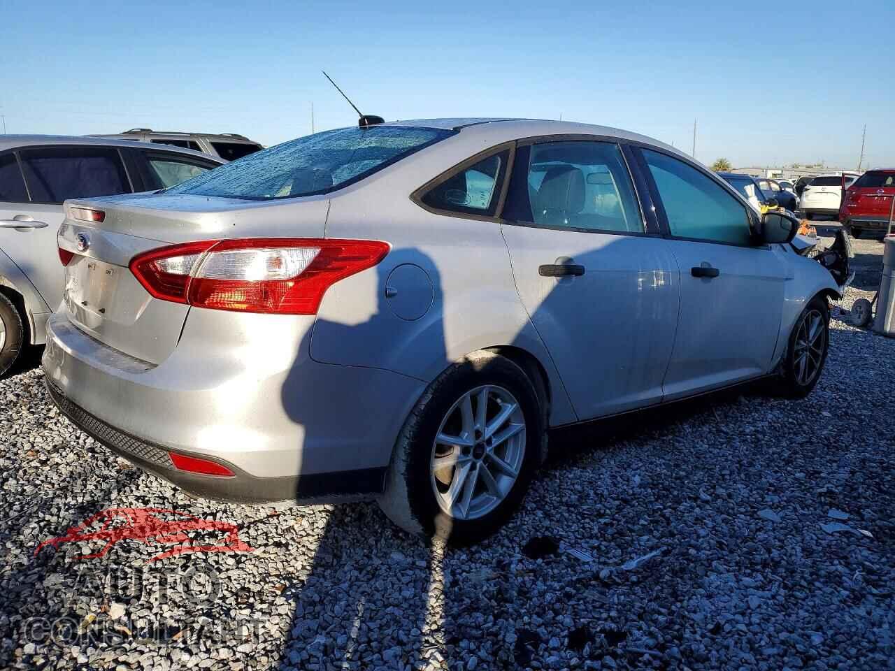 FORD FOCUS 2014 - 1FADP3E28EL445574