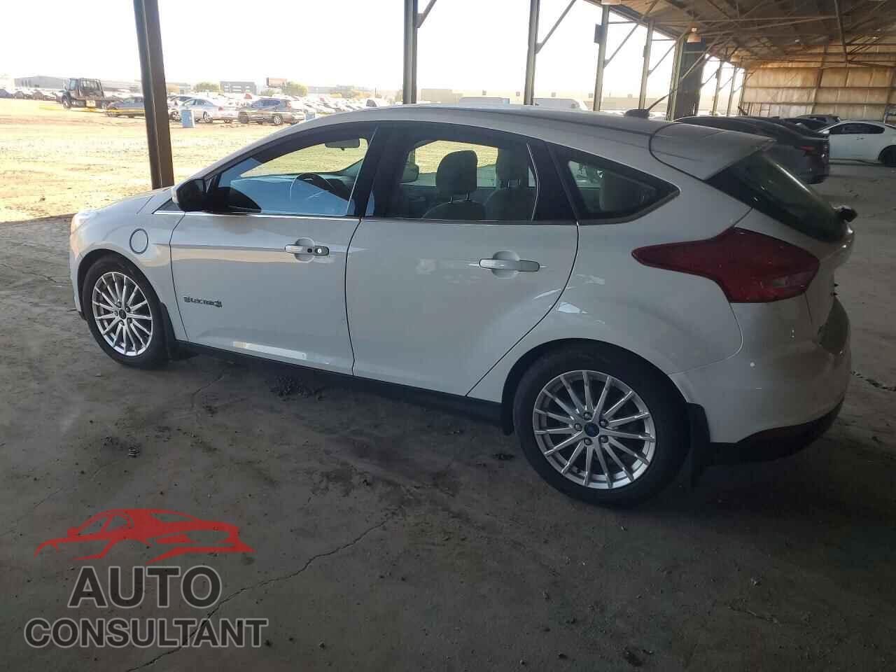 FORD FOCUS 2016 - 1FADP3R46GL255819