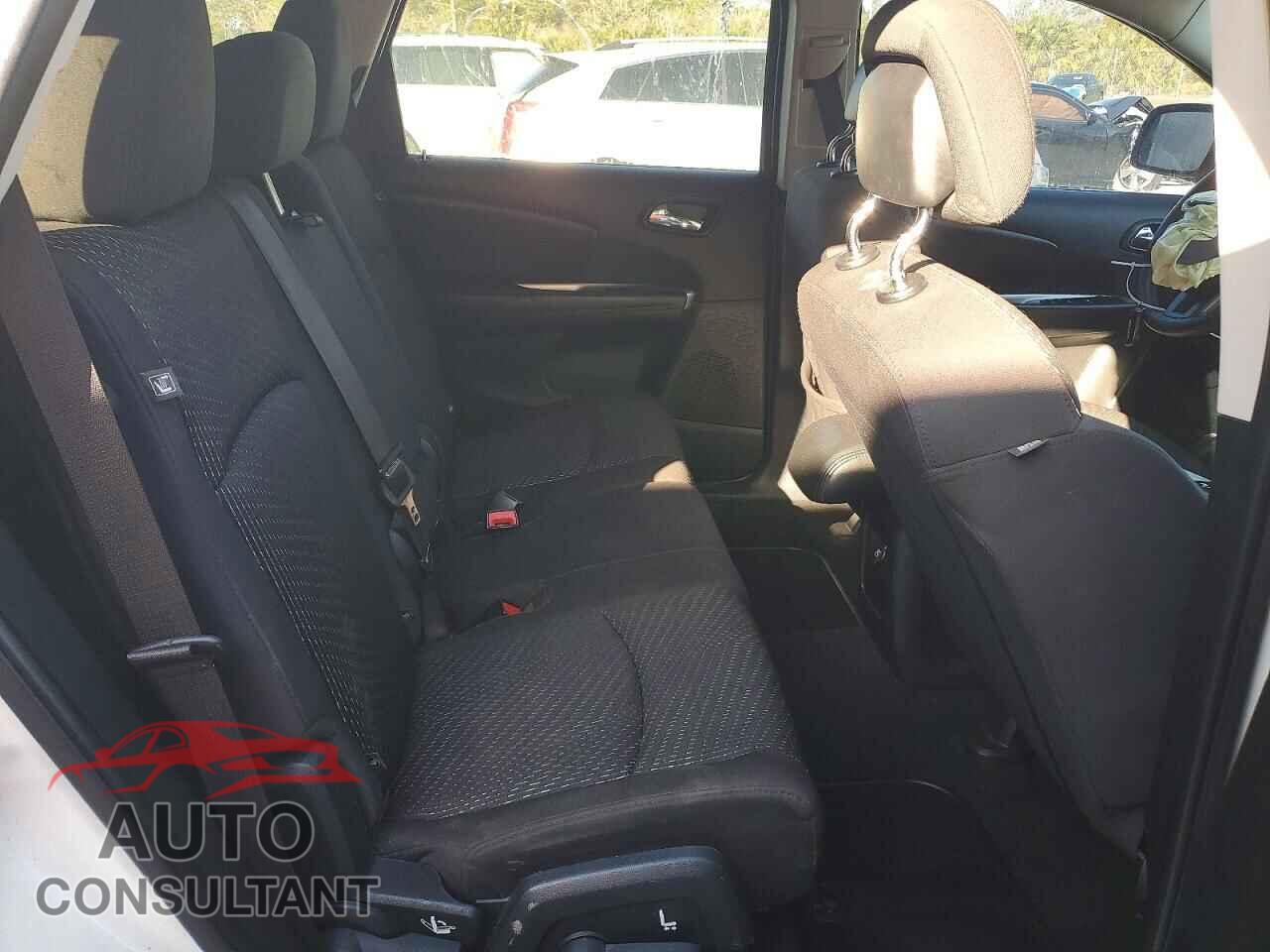 DODGE JOURNEY 2015 - 3C4PDCBB7FT629110