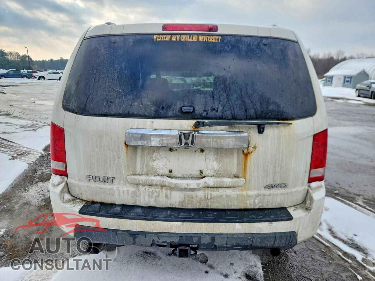 HONDA PILOT 2011 - 5FNYF4H64BB004803