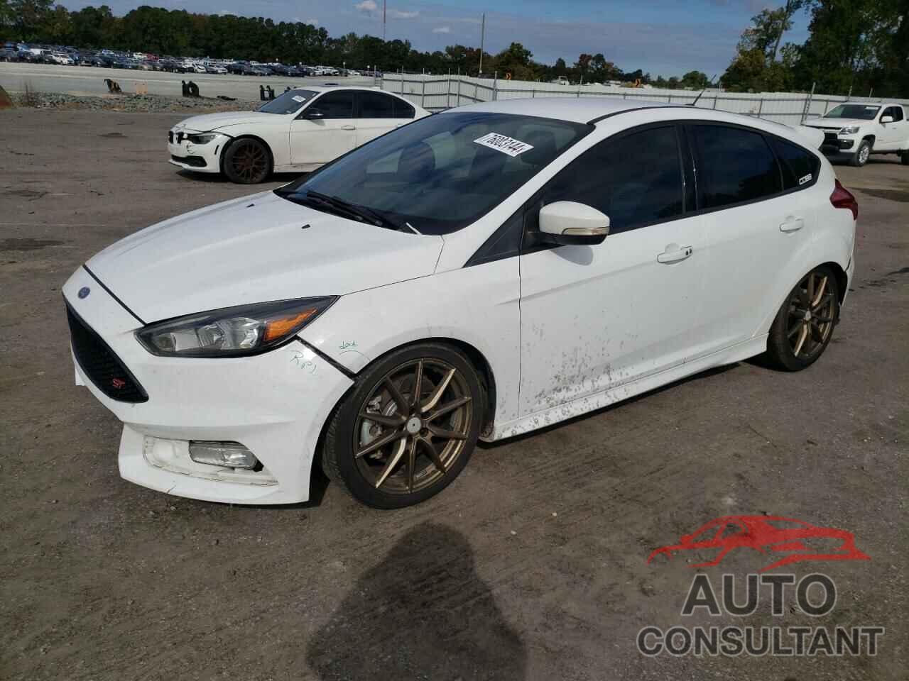 FORD FOCUS 2018 - 1FADP3L98JL200977