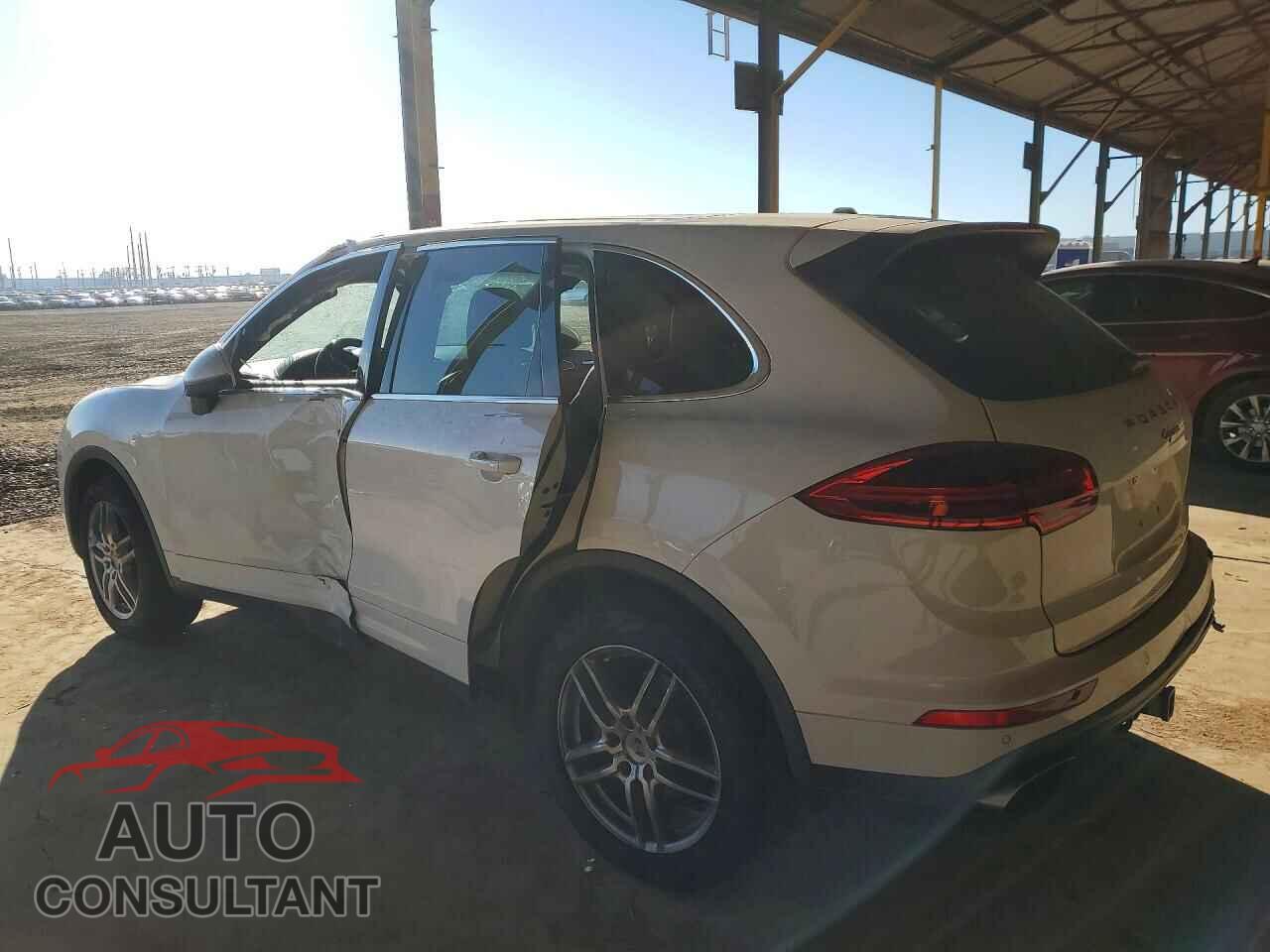 PORSCHE CAYENNE 2016 - WP1AA2A24GKA08936