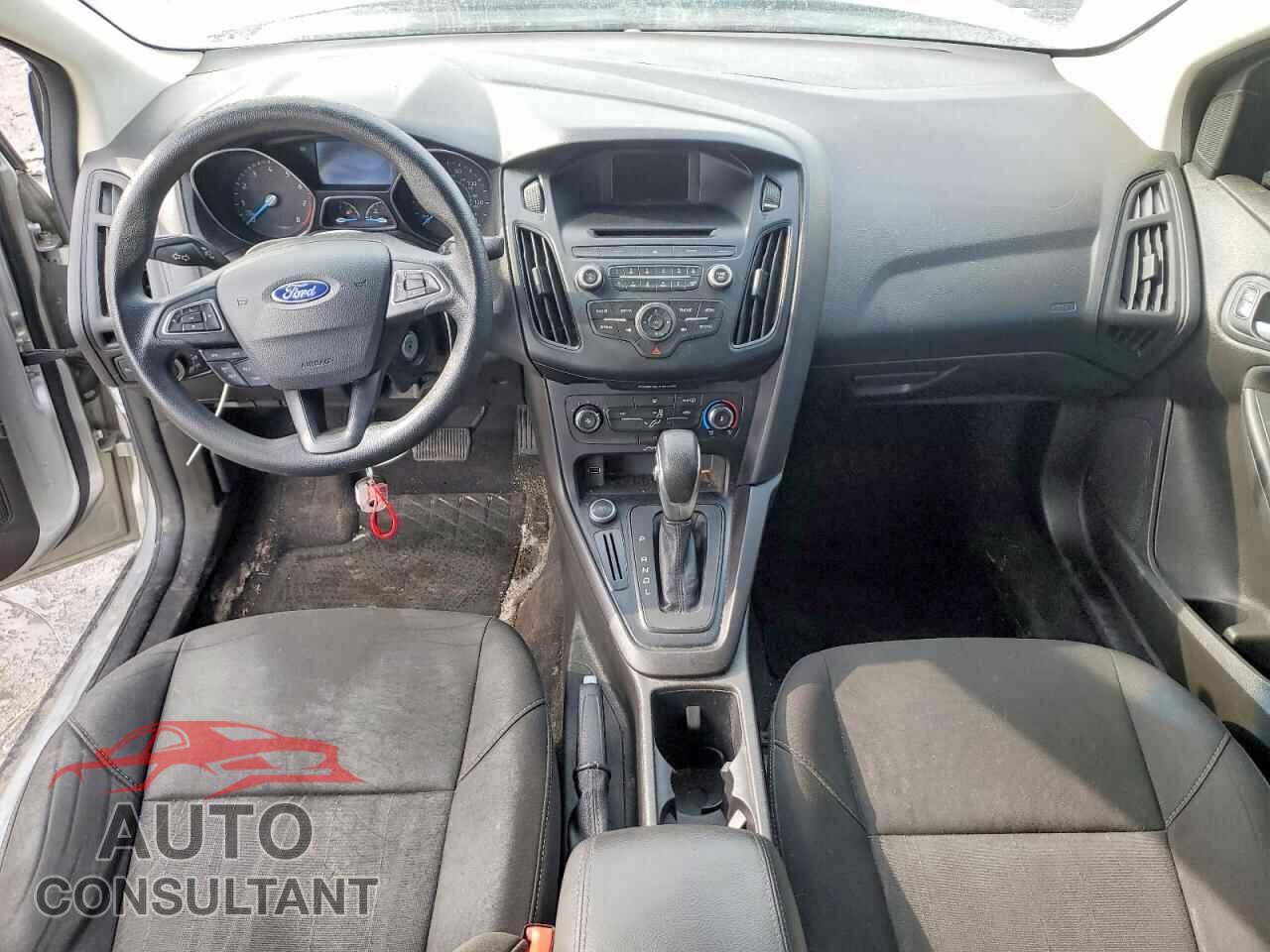 FORD FOCUS 2017 - 1FADP3F26HL283477