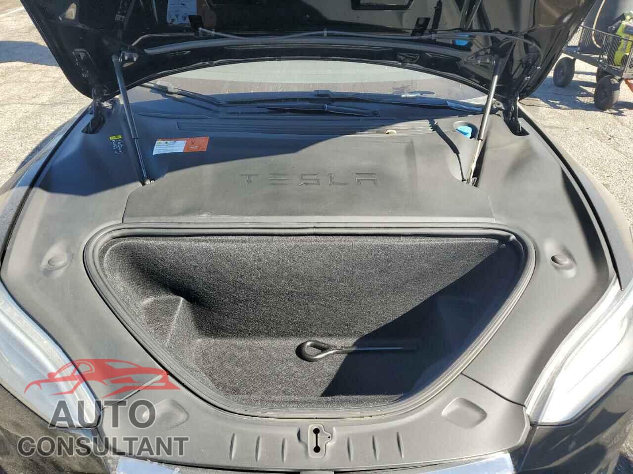 TESLA MODEL S 2018 - 5YJSA1E25JF269457