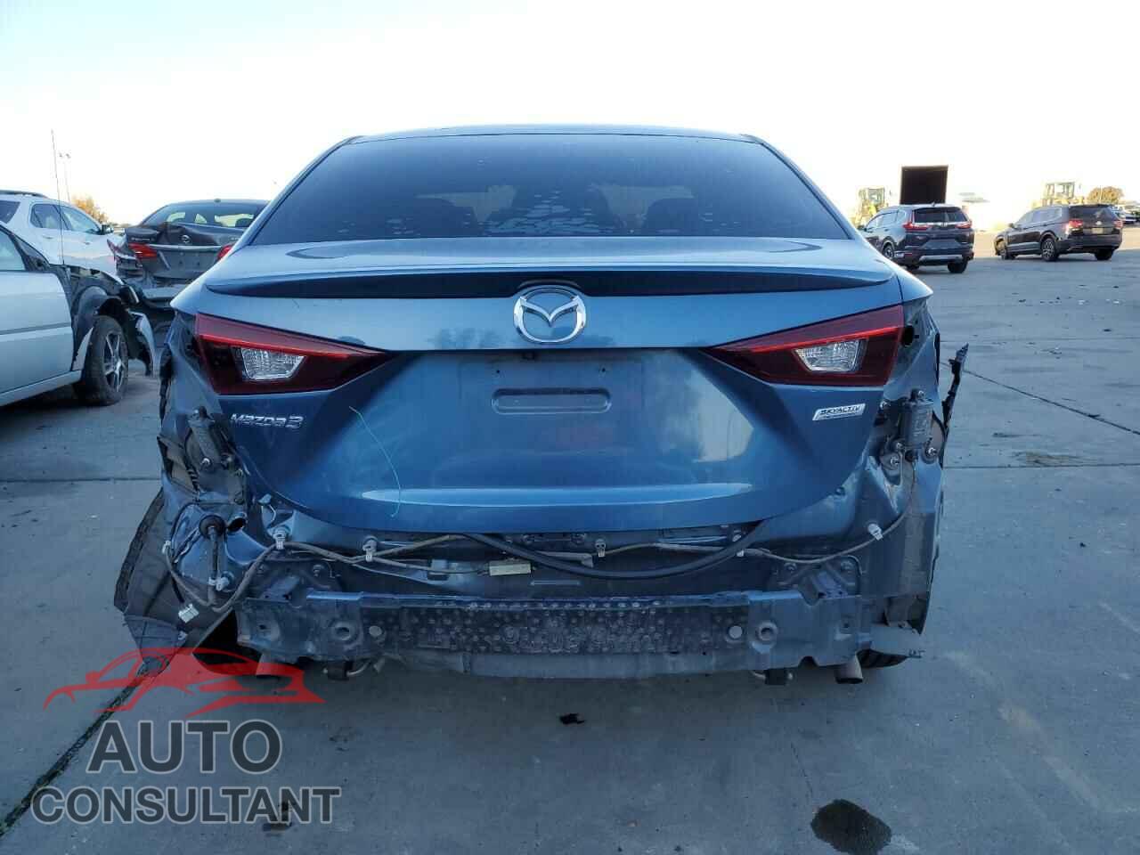 MAZDA 3 2018 - 3MZBN1V32JM166647
