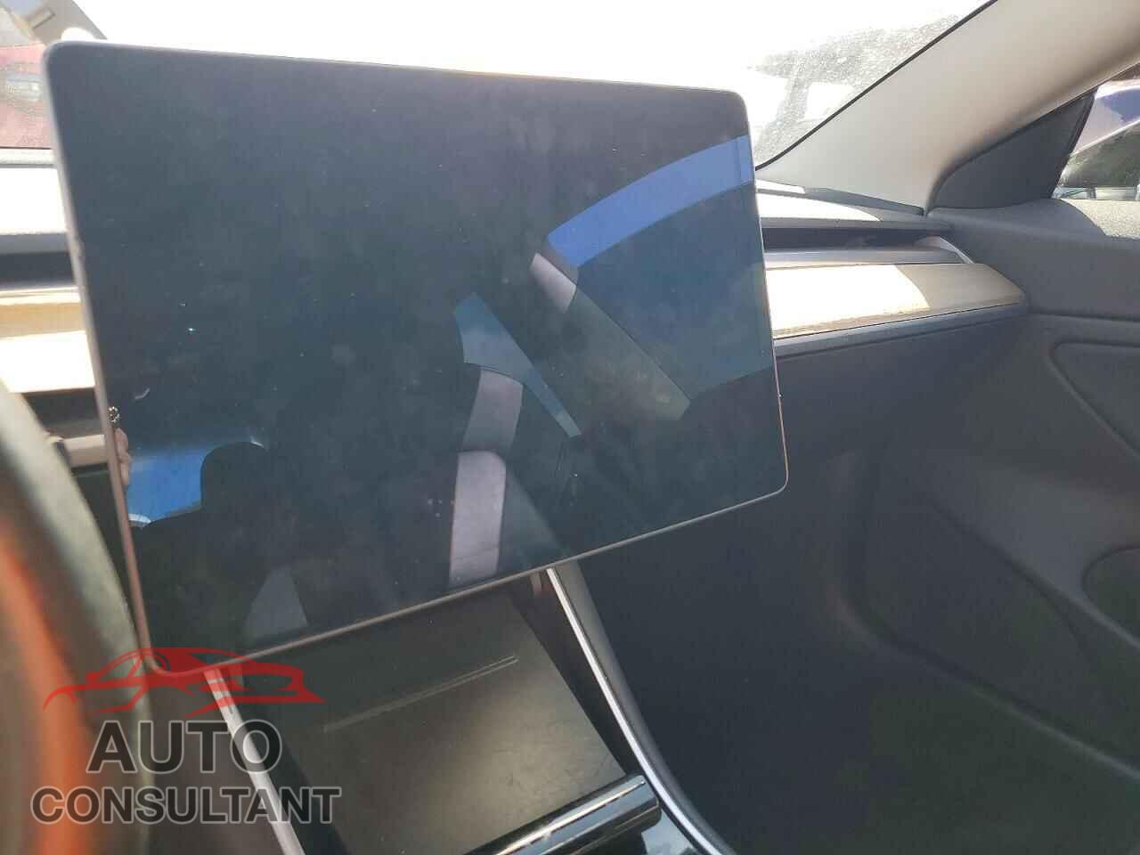 TESLA MODEL 3 2018 - 5YJ3E1EA0JF176233