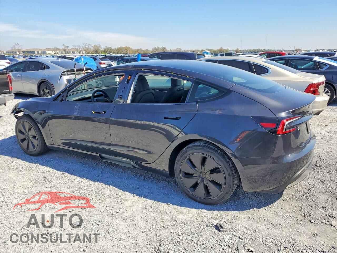 TESLA MODEL 3 2024 - 5YJ3E1EA4RF824491