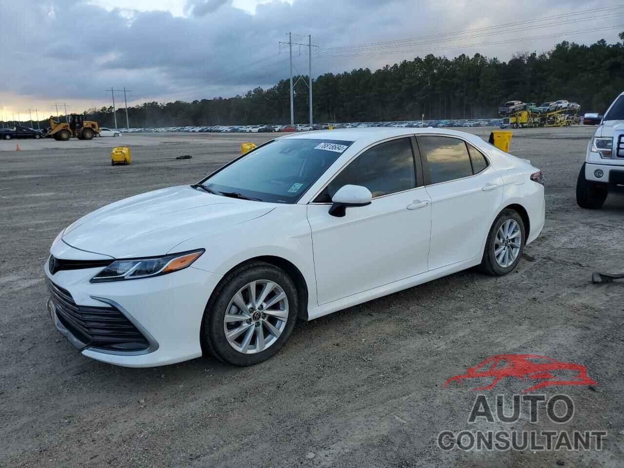 TOYOTA CAMRY 2022 - 4T1C11AK1NU697738