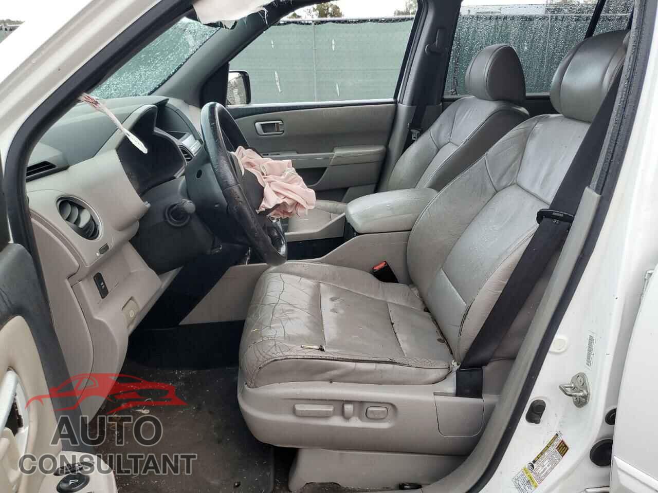 HONDA PILOT 2011 - 5FNYF3H56BB047928