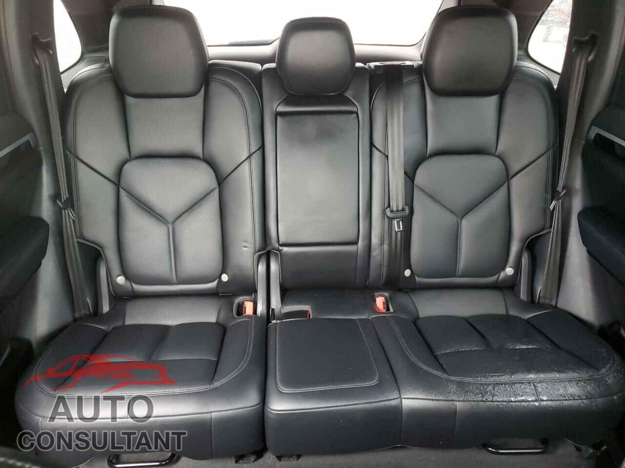 PORSCHE CAYENNE 2016 - WP1AA2A21GLA03994