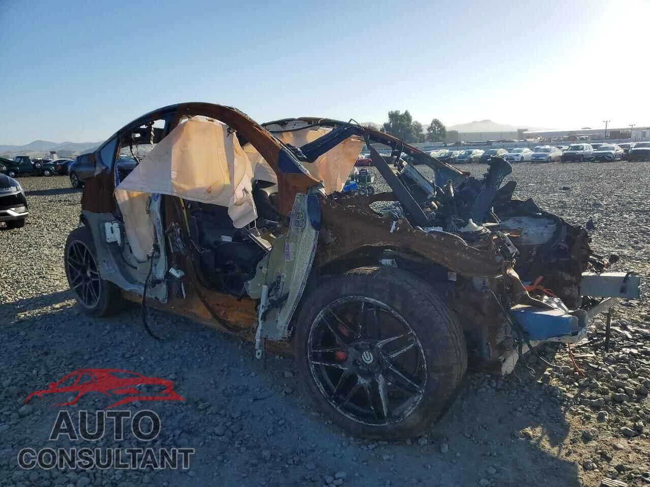 TESLA MODEL Y 2023 - 7SAYGDEF9PF844085