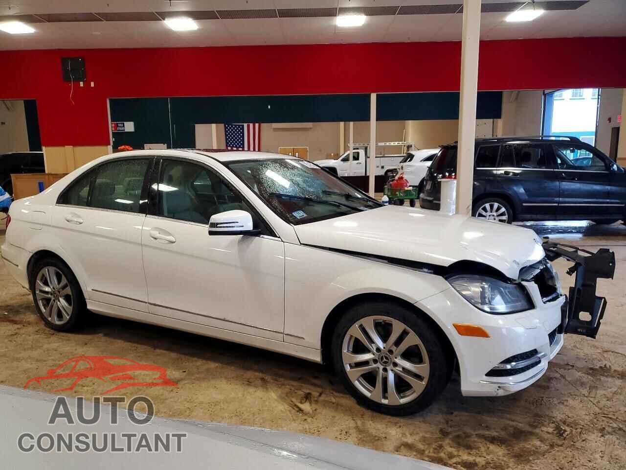 MERCEDES-BENZ C-CLASS 2013 - WDDGF8AB9DA817324