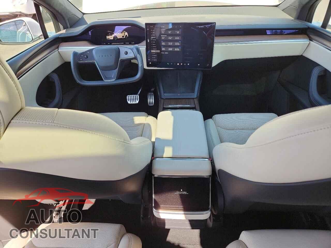 TESLA MODEL X 2023 - 7SAXCBE5XPF385023