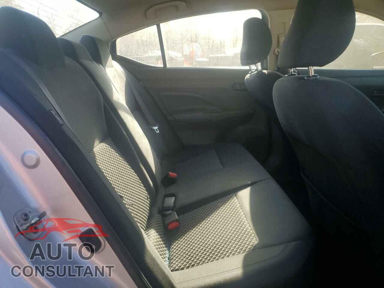 NISSAN VERSA 2020 - 3N1CN8DV4LL801950