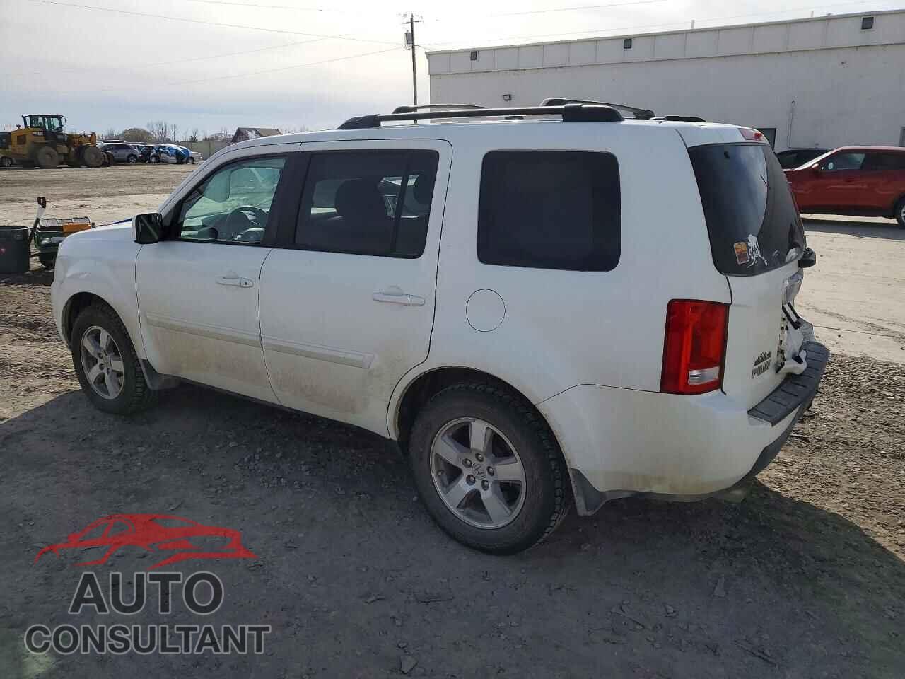 HONDA PILOT 2011 - 5FNYF4H48BB023109