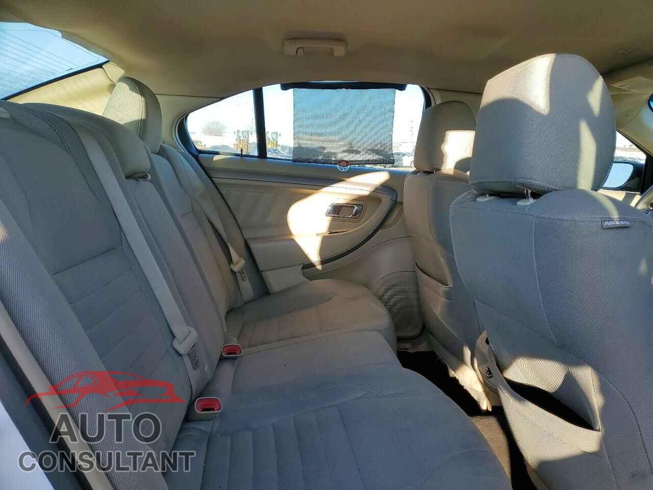 FORD TAURUS 2015 - 1FAHP2D81FG204192