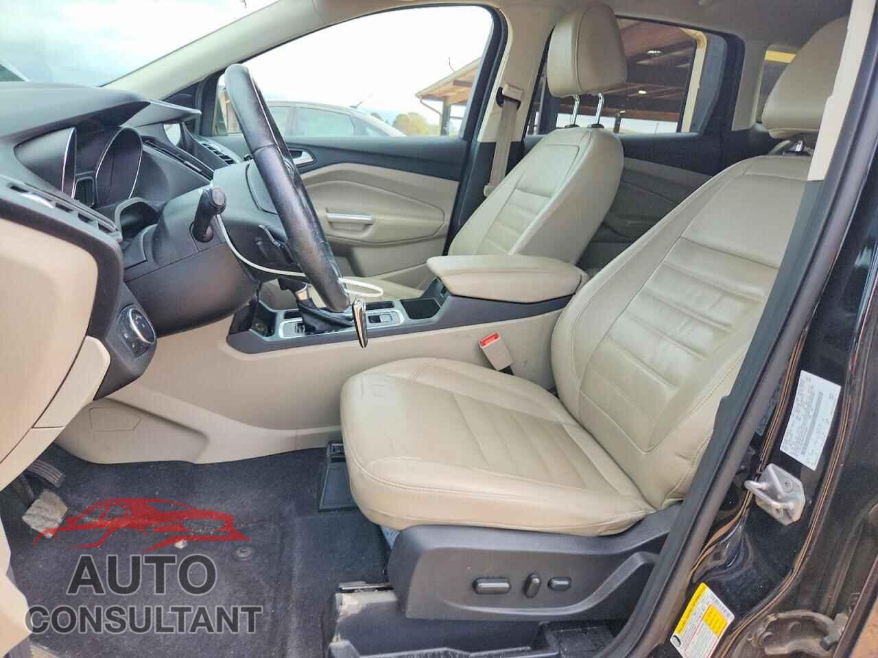 FORD ESCAPE 2017 - 1FMCU0JD8HUC59659