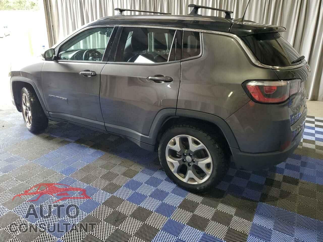 JEEP COMPASS 2018 - 3C4NJDCB6JT359736