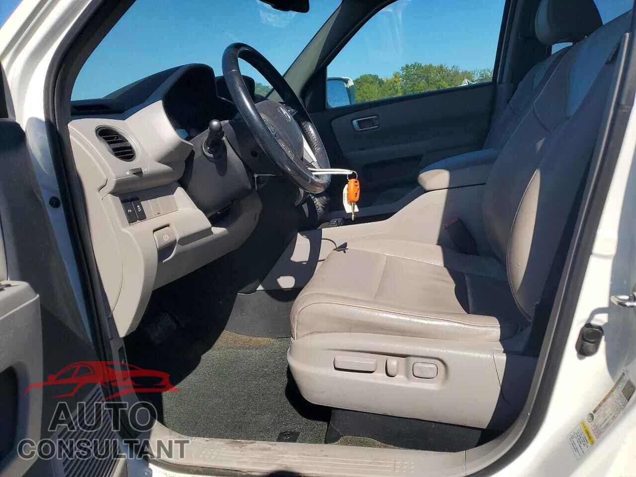 HONDA PILOT 2014 - 5FNYF3H93EB008656