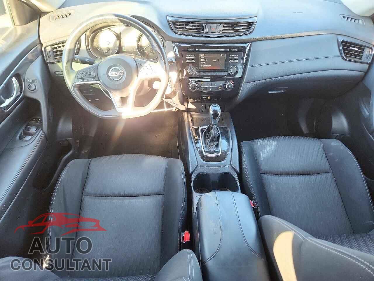 NISSAN ROGUE 2017 - KNMAT2MVXHP520738