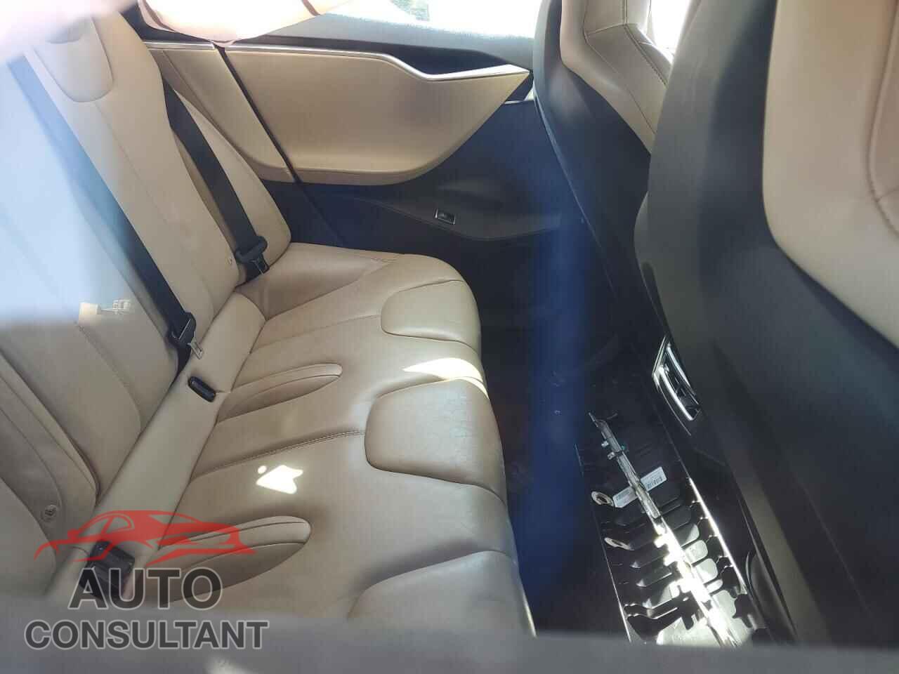 TESLA MODEL S 2015 - 5YJSA1H28FF082992