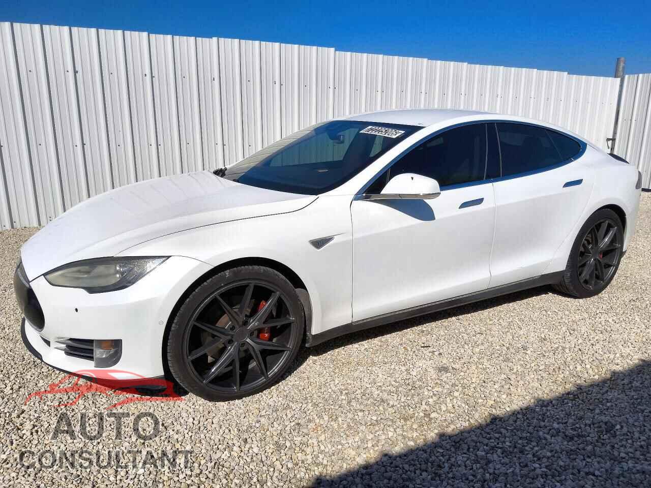 TESLA MODEL S 2015 - 5YJSA1H18FFP68876