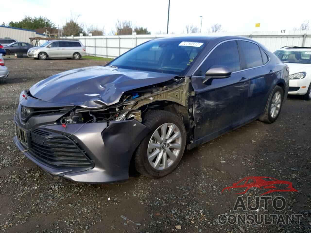 TOYOTA CAMRY 2018 - 4T1B11HK1JU060229