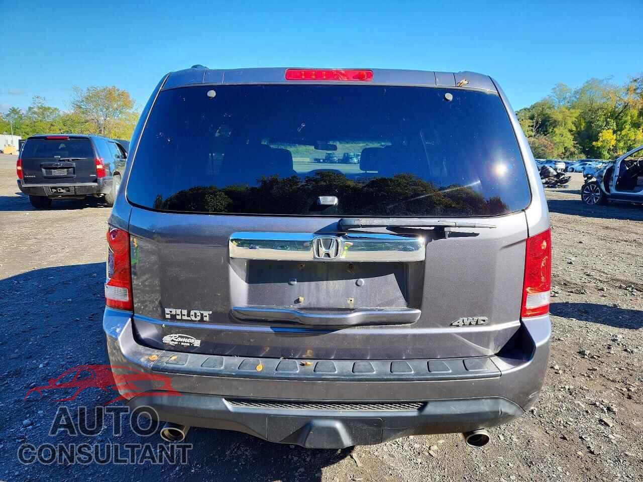 HONDA PILOT 2015 - 5FNYF4H40FB049063