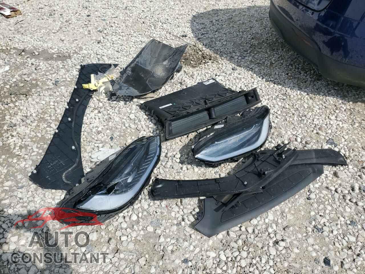 TESLA MODEL X 2023 - 7SAXCDE50PF417358