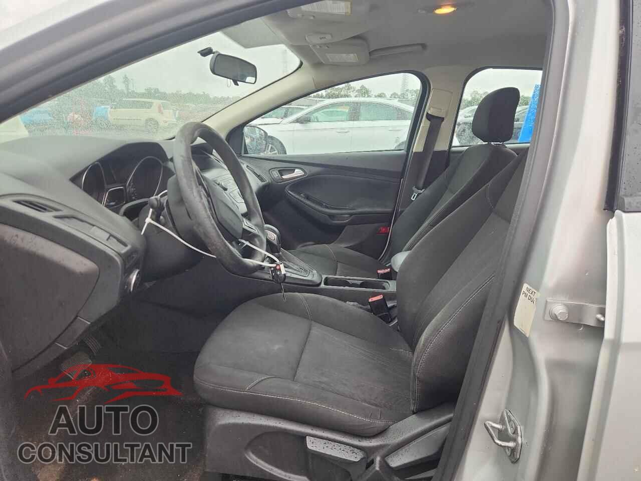 FORD FOCUS 2018 - 1FADP3F2XJL324439